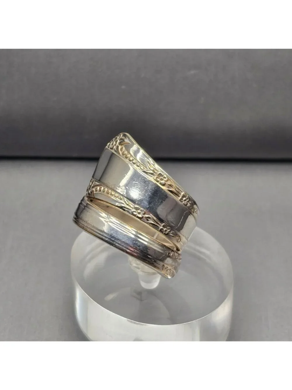 Vintage 1881 Rogers Silver Spoon Ring Wheat Bypass Band Size 8 Upcycled Jewelry - Picture 2 of 10